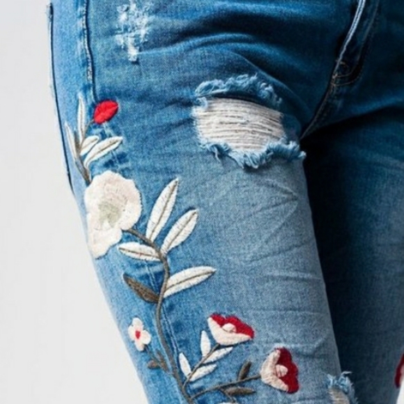 Q2 Boyfriend Embroidered Jean's Best in Bouti… - Picture 4 of 7